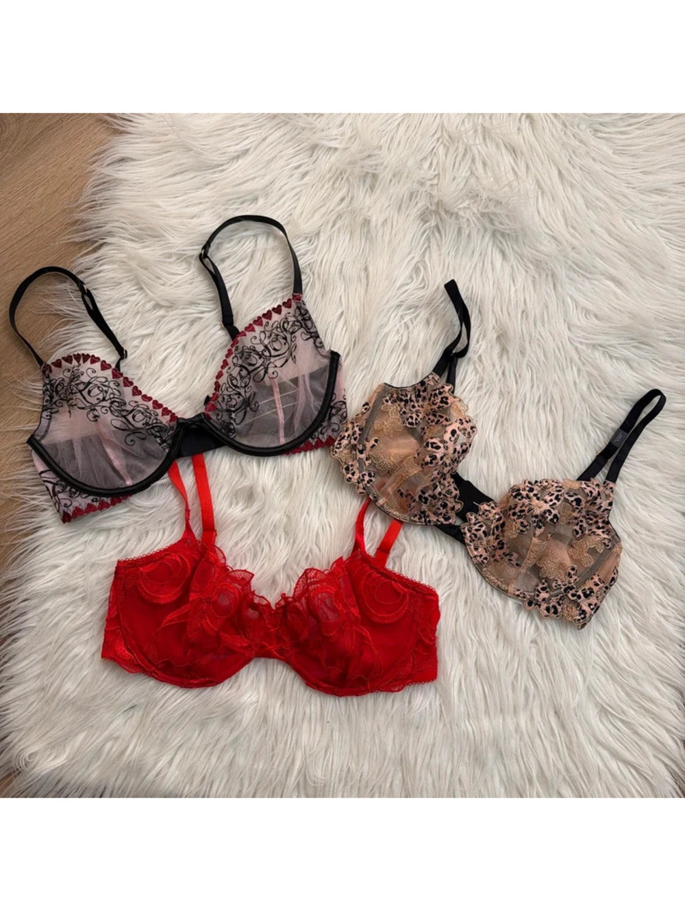 Victoria’s Secret lace bras size 34D